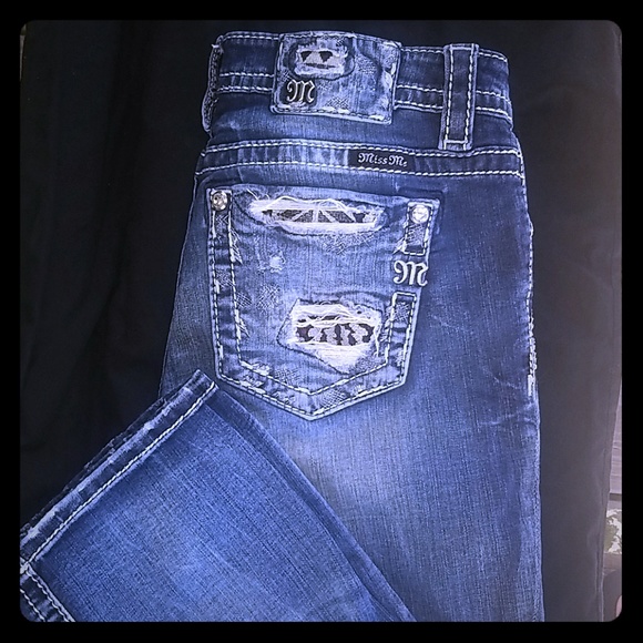 Miss Me Jean's Capris - Picture 1 of 5